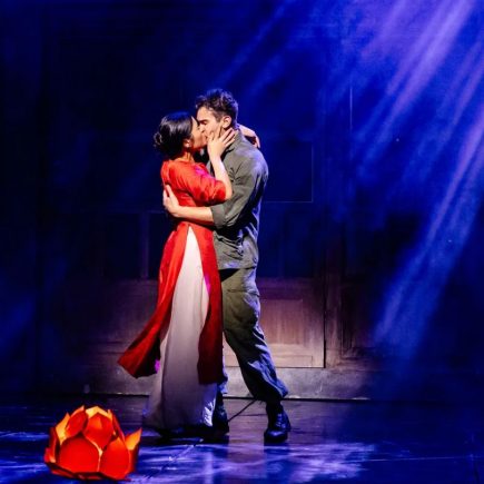 Julianne Pundan (Kim), Jack Kane (Chris) in Miss Saigon, Credit: Danny Kaan