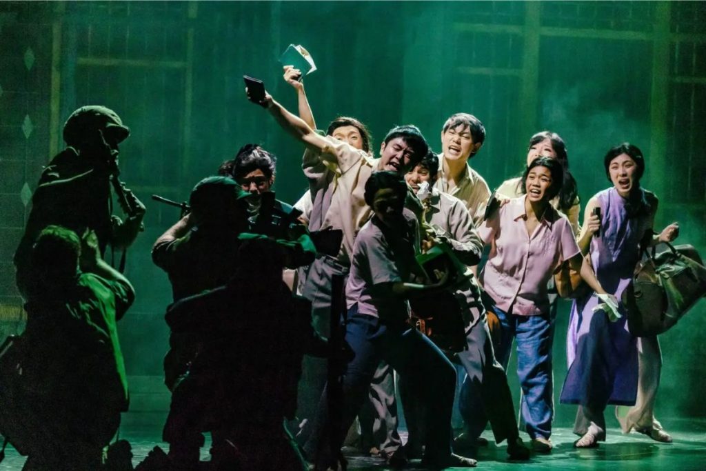 The Miss Saigon company, Credit: Danny Kaan