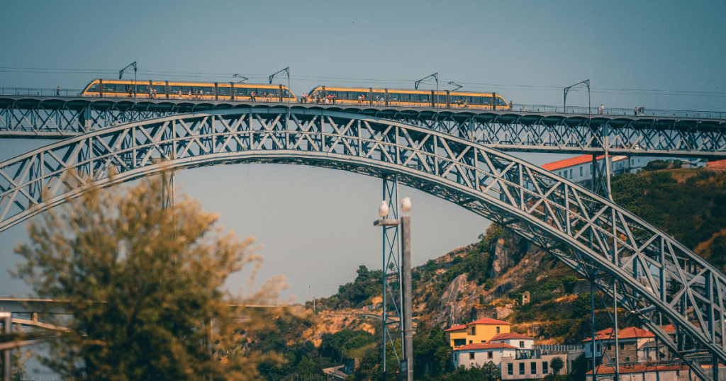 Dom Luís I Bridge in Porto, Portugal