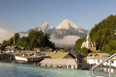 Outdoor Infinity Pool - Hotel Edelweiss Berchtesgaden