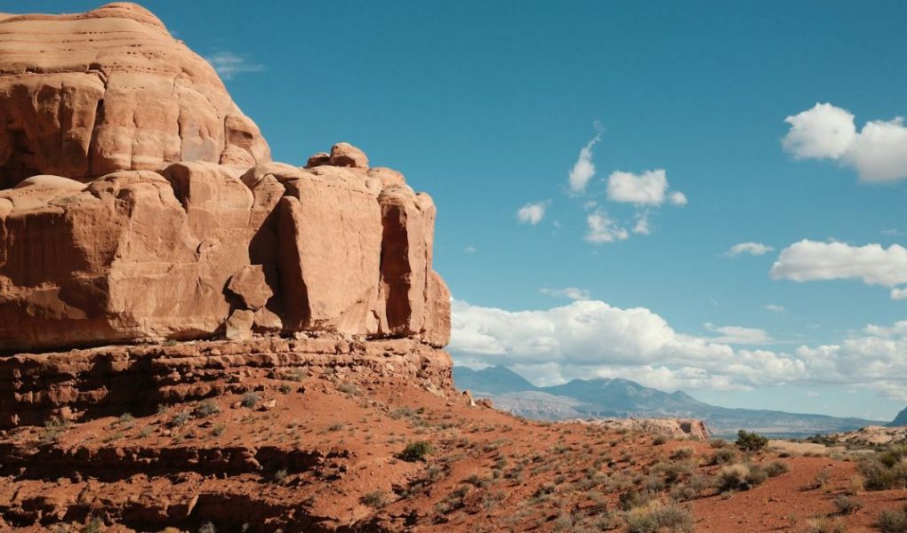 Lesser-Known Desert Locations in the United States Offering Dramatic Scenery and Stunning Night Skies (1)