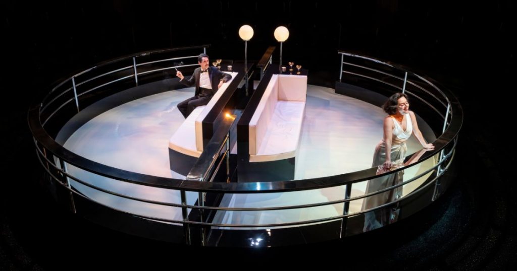 Steve John Shepherd (Elyot) and Jill Halfpenny (Amanda) - Private Lives at Royal Exchange Theatre - Credit - Johan Persson